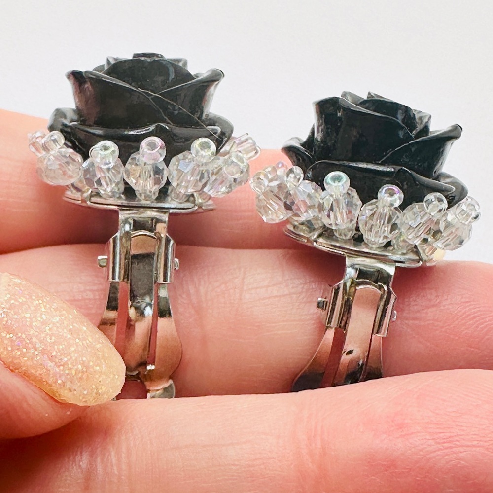 Clip-on Earrings - Picture 8 of 10